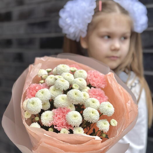 Букет из хризантем Ньютон и диантуса