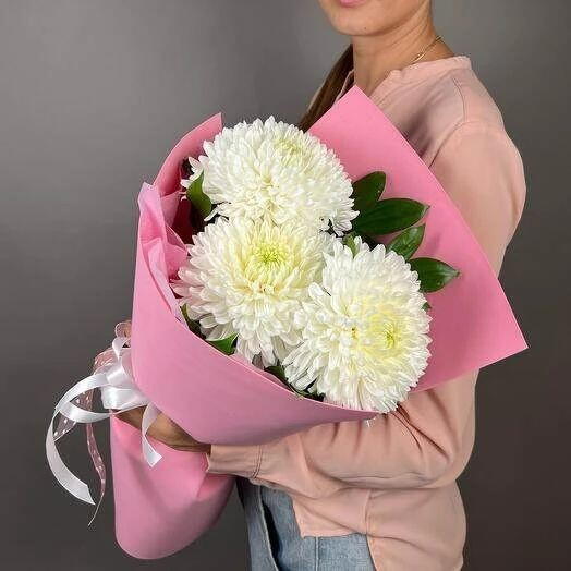 Букет белых одноголовых хризантем