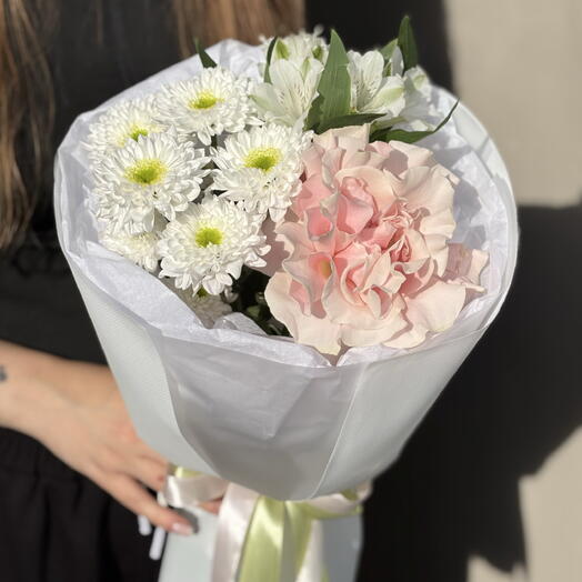 Букет на День знаний из французской розы, хризантемы и альстромерии 🌸