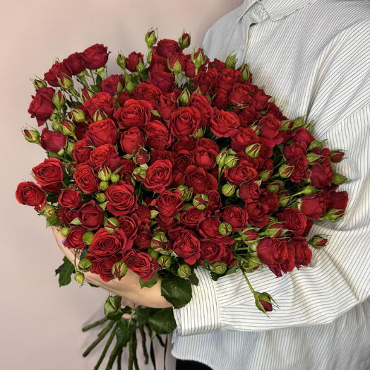 Монобукет из 21 красной кустовой розы Кения