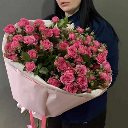 Дофаминовый Букет из ярко-розовых садовых кустовых роз