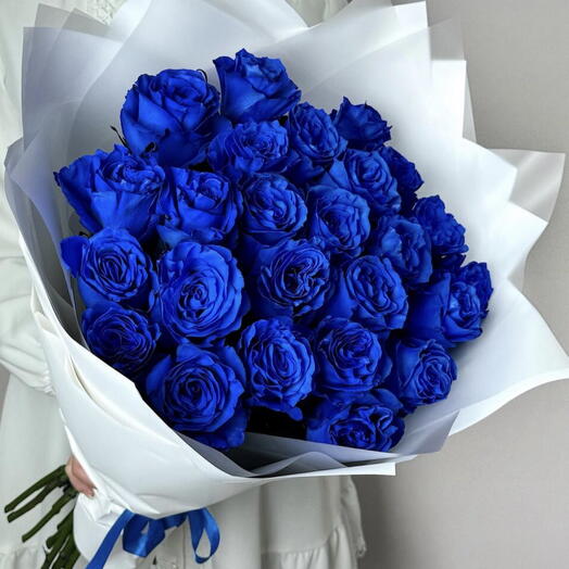 Blue roses bouquet