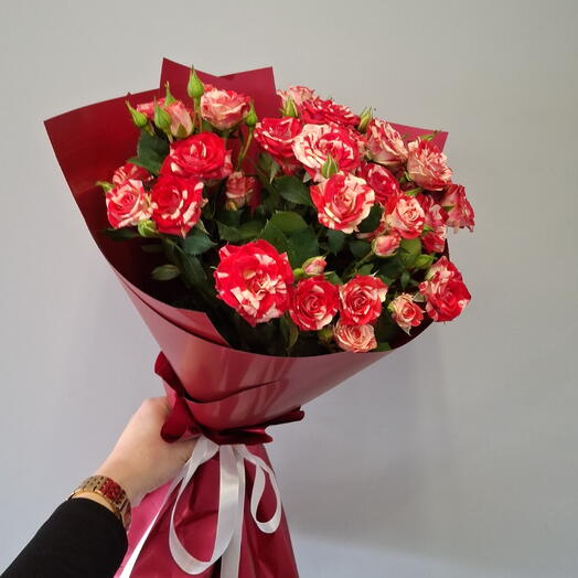 Букет кустовых роз