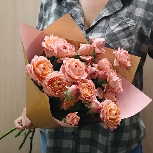 5 кустовых персиковых роз