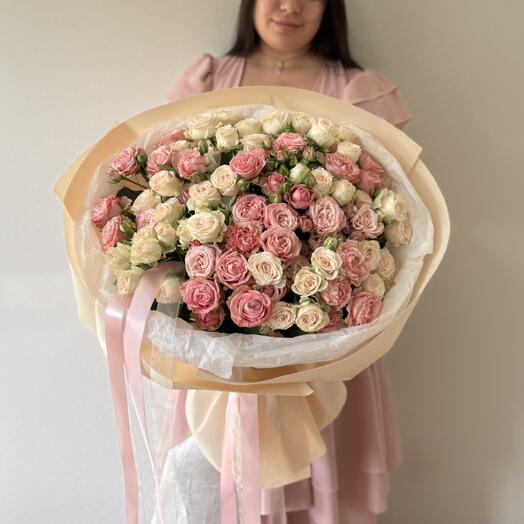 Praline Rose M (Букет кустовых пионовидных роз)