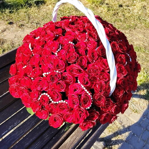 Корзина из 151 розы с жемчугом