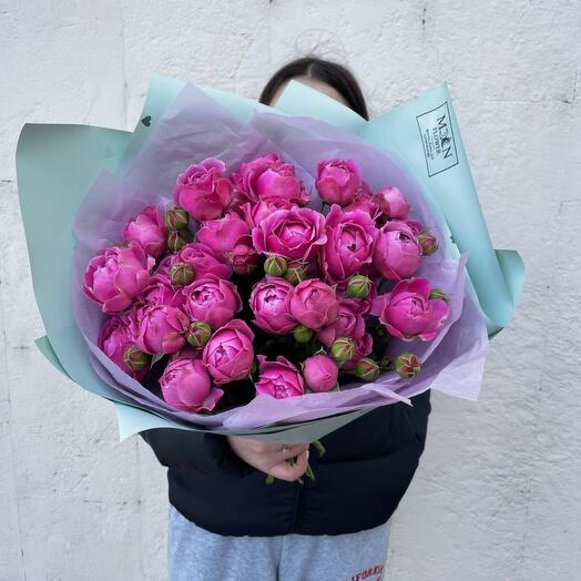 Ramo de rosas de peonía
