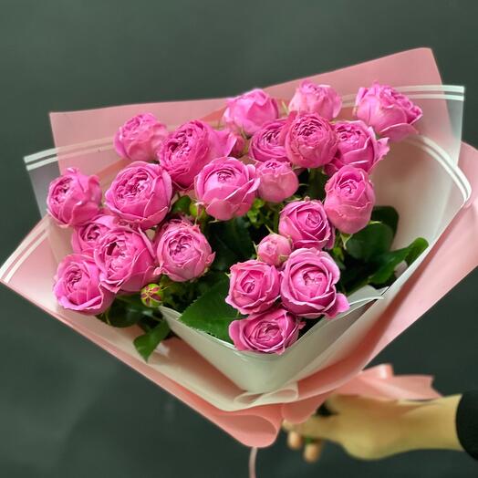 Rosas arbustivas en forma de peonía