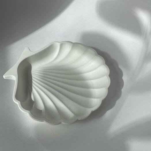 Shell stand