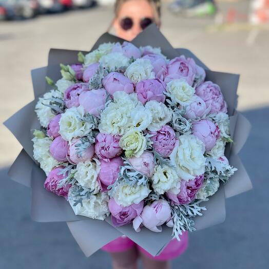 Peonías fragantes con eustoma