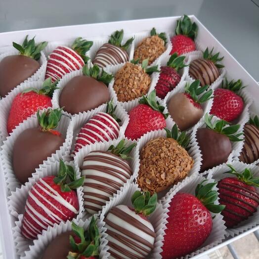 Fresas frescas en leche belga / chocolate blanco