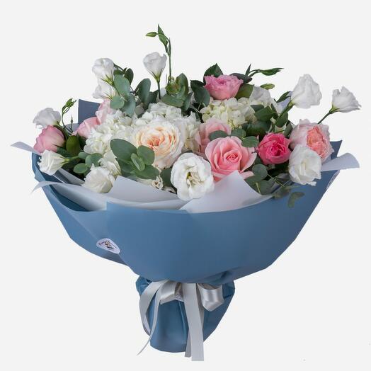 Букет из роз и садовых роз "Александра" L