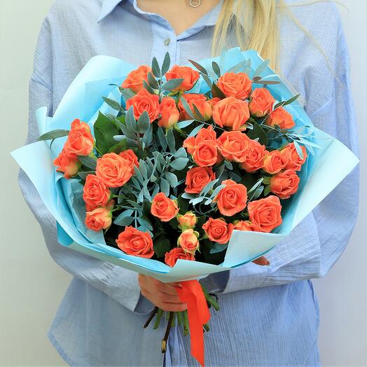 Bouquet of orange bush roses