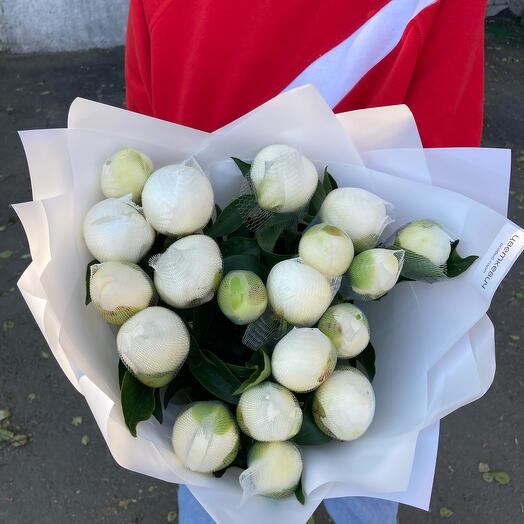Букет из 19 пионов дюшес