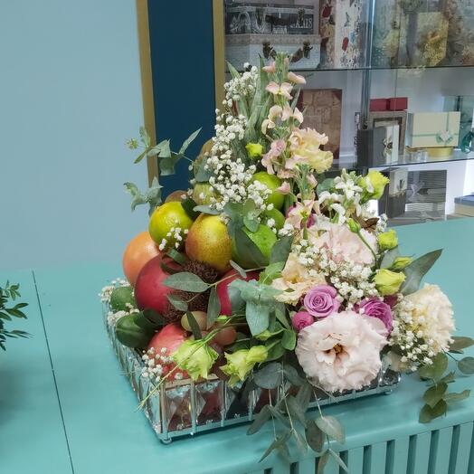 Композиция из фруктов