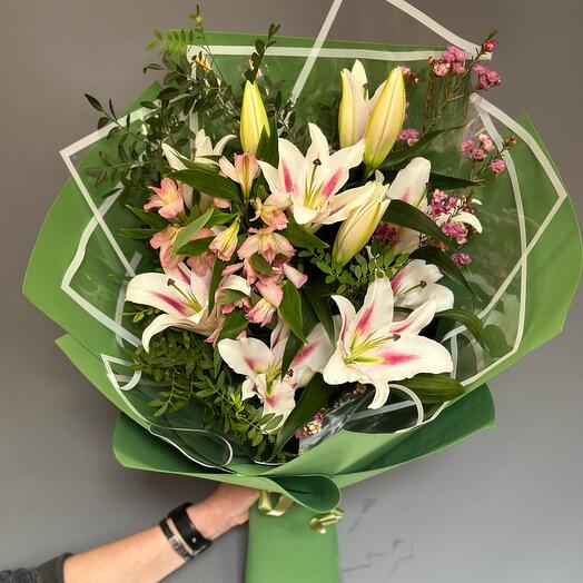 Букет из лилии🌸 🌸