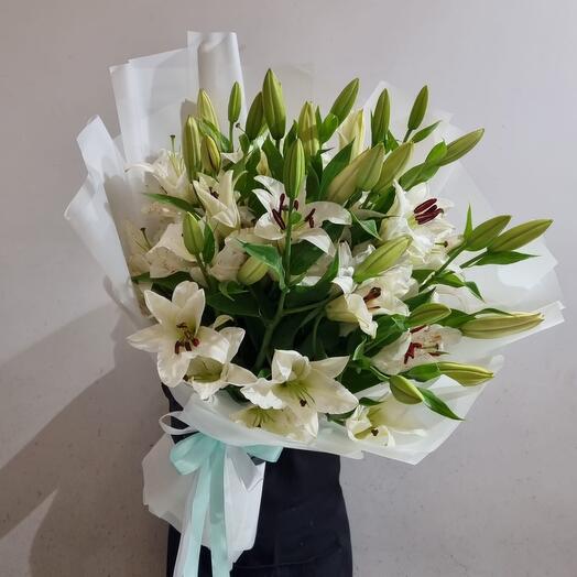 Bouquet of white lilies