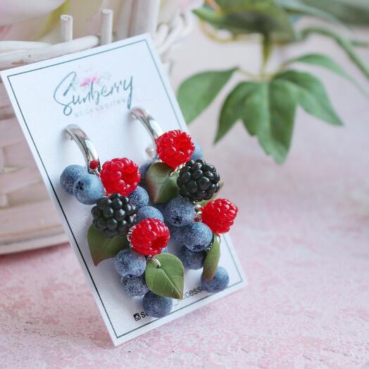 Pendientes de bayas hechos a mano