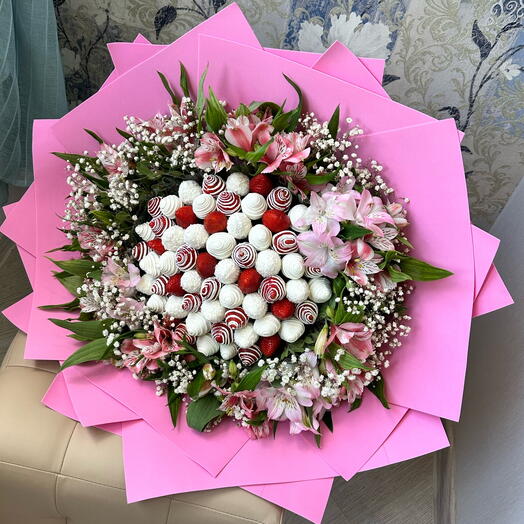 Мега букет с клубникой в шоколаде и гипсофилой 🌸