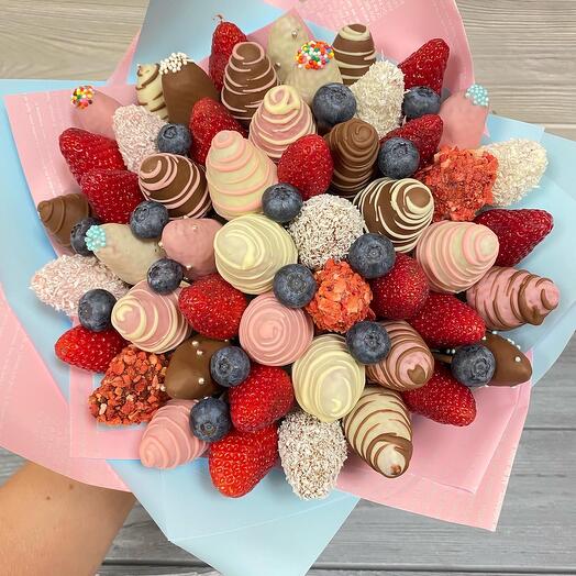 Bouquet mix of chocolate-covered strawberries L