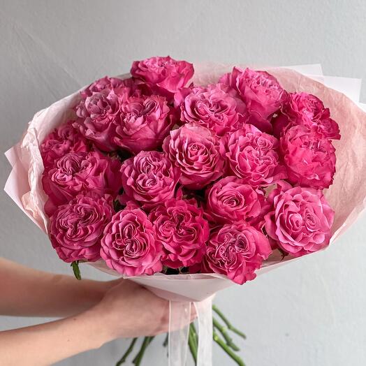 Букет из эквадорских пионовидных роз