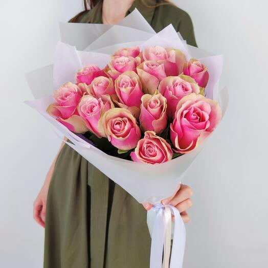 Bouquet of 15 pink branded roses