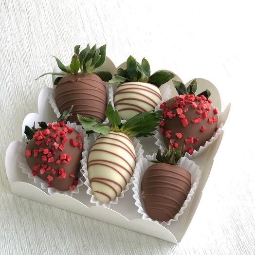 Клубника в шоколаде 6 штук