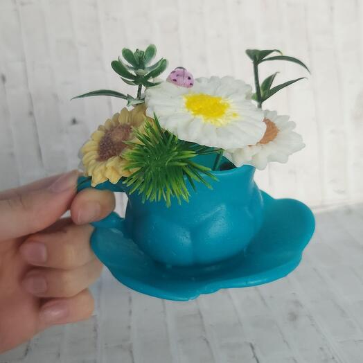 Мини-композиция в чашечке «Цветочный капучино»