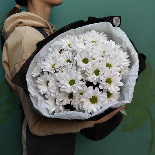 Elegant bouquet of Daisies