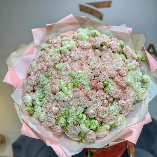Микс букет из кустовых роз
