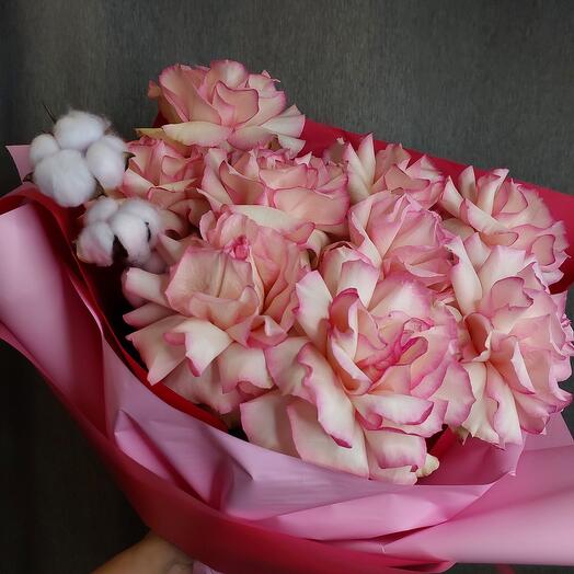 Ramo de 9 rosas francesas y algodón