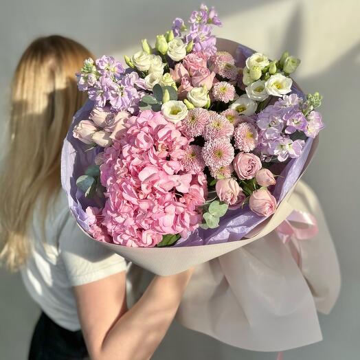 Лавандовый букет (Эустома, Кустовая Роза, Маттиола, Сантини)
