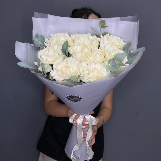 Rosas francesas con eucalipto