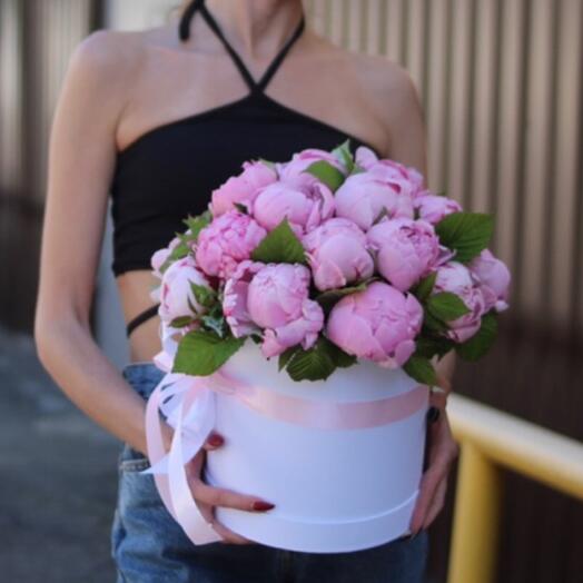 19 pink peonies in a box