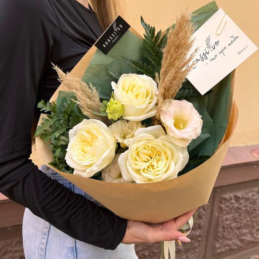 Букет «Амели» (розы, эустома, папоротник)