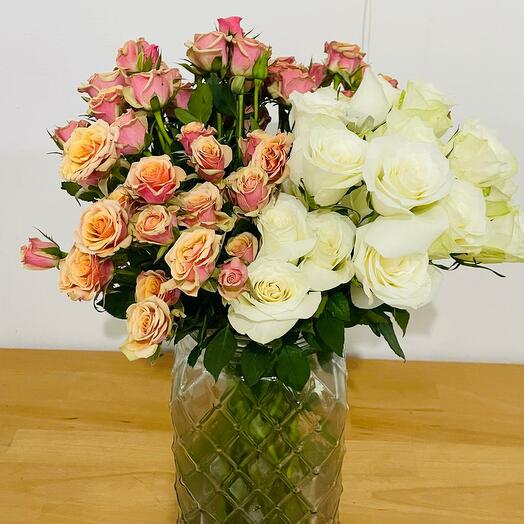 Peach   White Roses Bunch