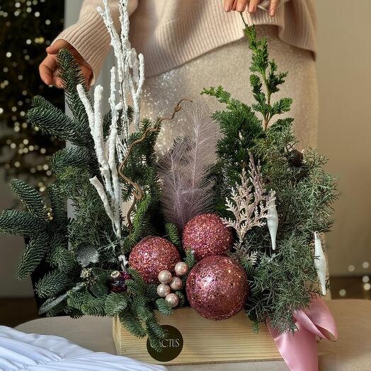 Композиция с хвоей, размер М Rose Collection