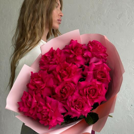 Bouquet of 11 French bright pink roses
