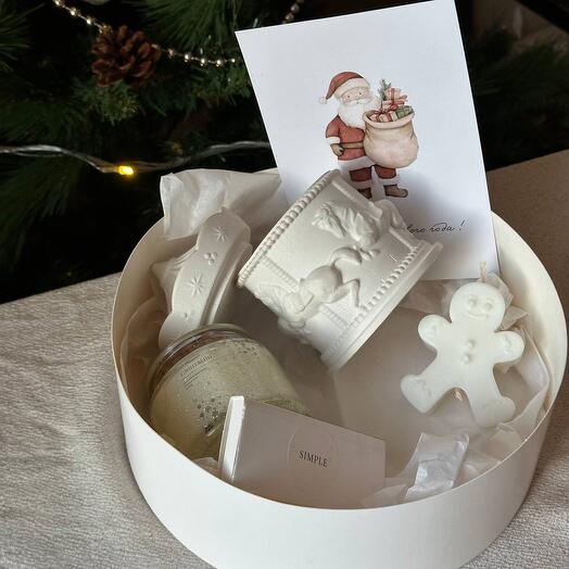 Новогодний подарочный бокс