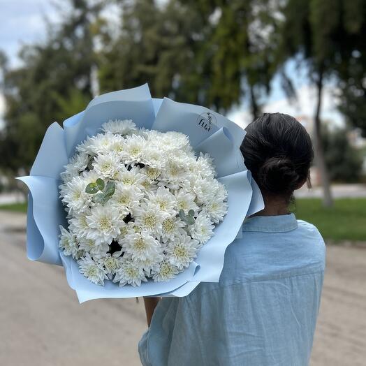 White chrysanthemum