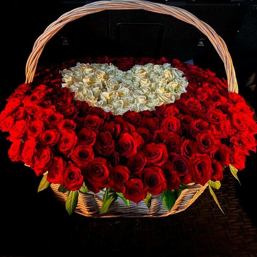 Корзина с цветами