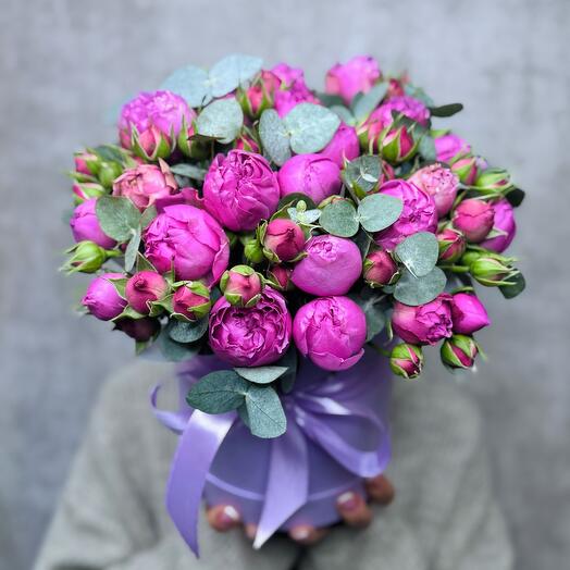 Пионовидные Розы Мисти Баблс с эвкалиптом в коробке размер S. Розы 🌹 в коробке для любимой девушки ♥️🩷