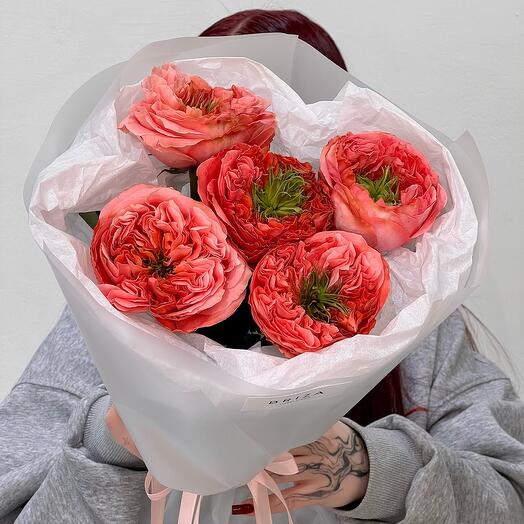 Ramo de rosas peonías