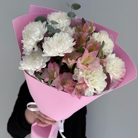 Ramo de crisantemo, alstroemeria y Dianthus (clavel)