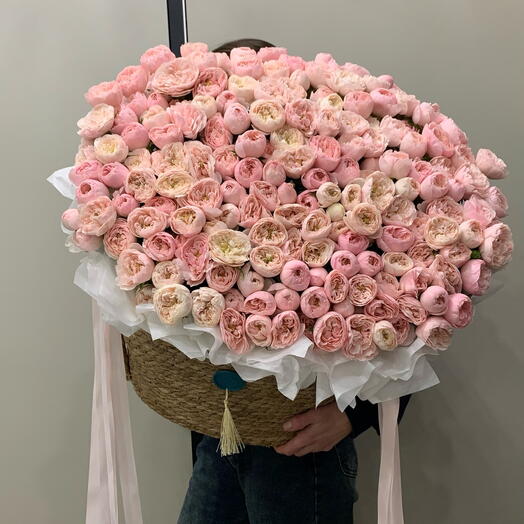 Корзина с пионовидными розочками 💕