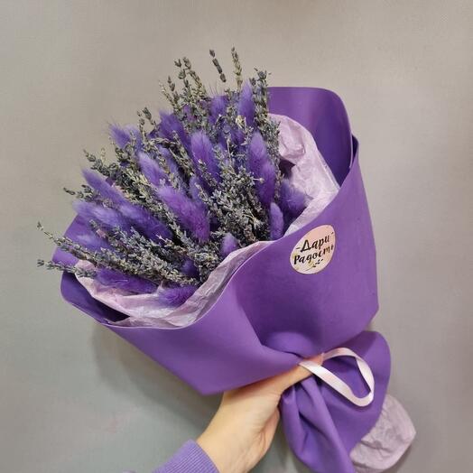 Букет из лаванды и лагурусов