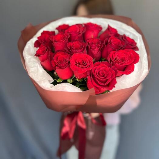 15 red roses