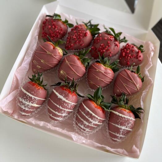 Розовая клубничка 🎀