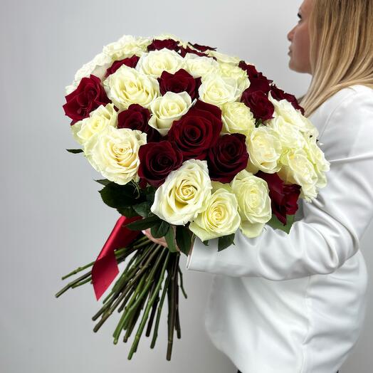 Красные и белые розы под ленту ( х51 / 60 см ) ♥️ Камелия Flowers Shop