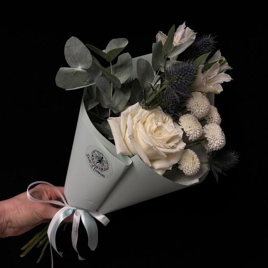 Compliment🔸«Minty Bliss» (white rose and blue eryngium in a white-mint duet)